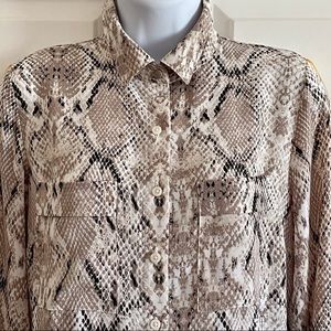 Snakeskin print long sleeve blouse 🐍 NWOT